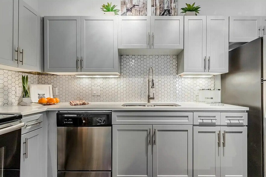 Primary Photo - Urban House