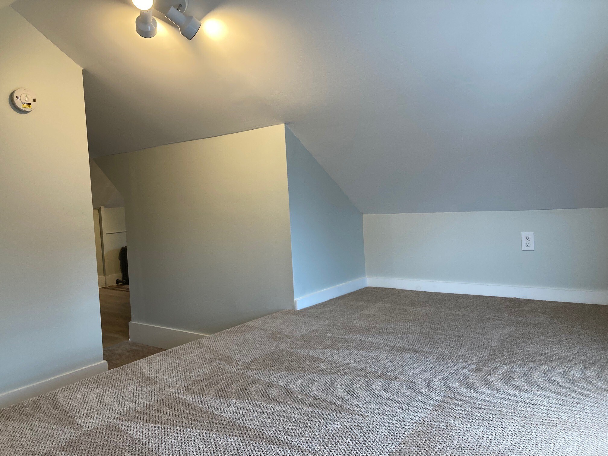 Building Photo - 64 Gray St