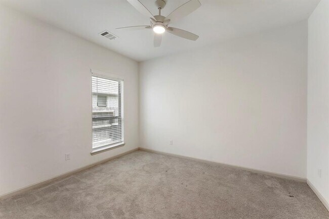 Building Photo - 17192 Wild Robin Ln