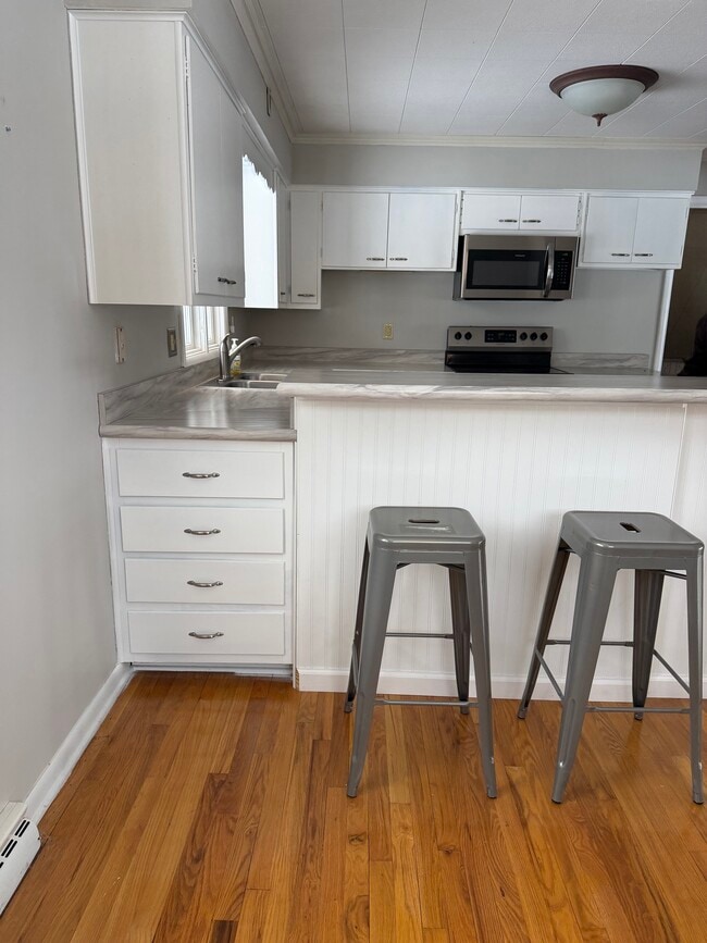 Building Photo - 26 E Oakwood Wy