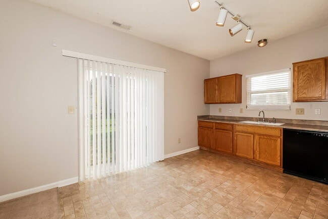 Building Photo - 8331 Chesterhill Ln