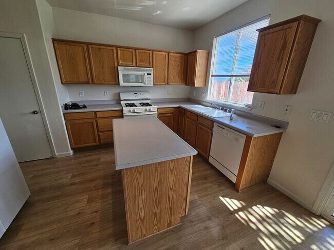 Building Photo - 3 bed 2.5 bath Northwest Reno Home for Rent
