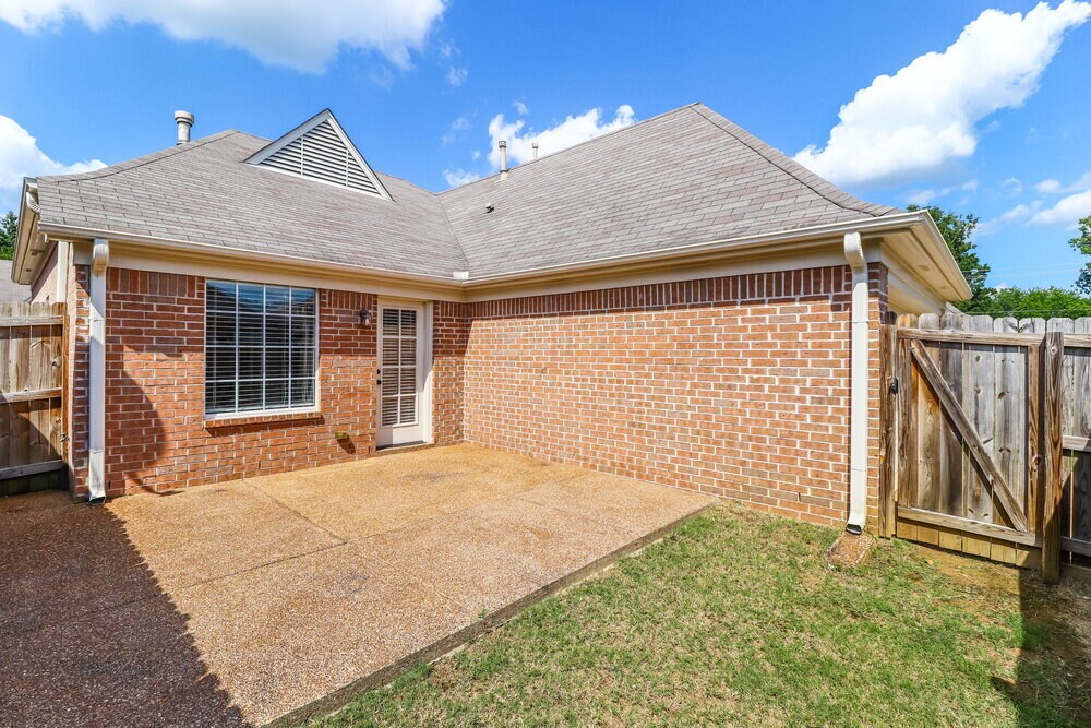 Building Photo - 10247 Morning Hill Dr