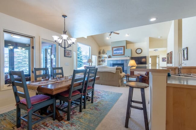 Building Photo - 2022 Creek Resort Cir
