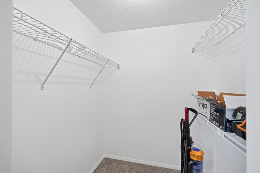 Building Photo - 11149 Losco Junction Dr S