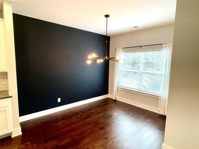 Building Photo - 3796 Oxford Cir