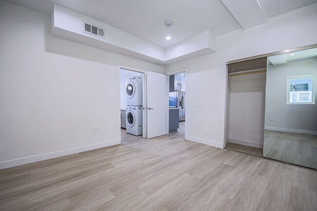 Building Photo - Luxury 2026 Townhomes with Massive Bedrooms + Decks with Views