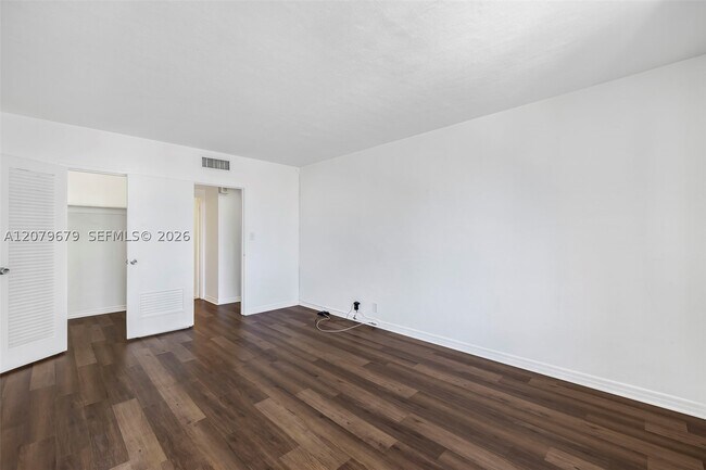 Building Photo - 1200 West Dr