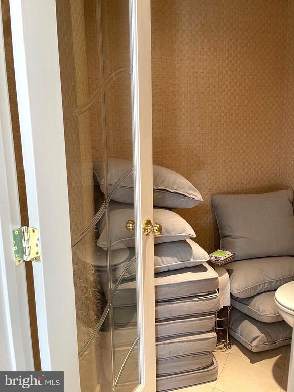 Building Photo - 28 Main St