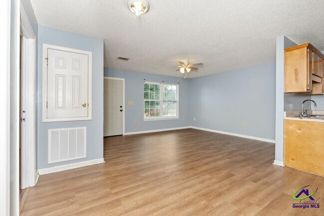 Building Photo - 203 Brooks Blvd