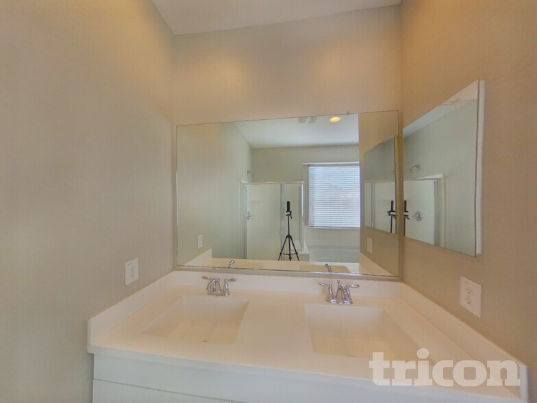 Building Photo - 41363 W Williams Way