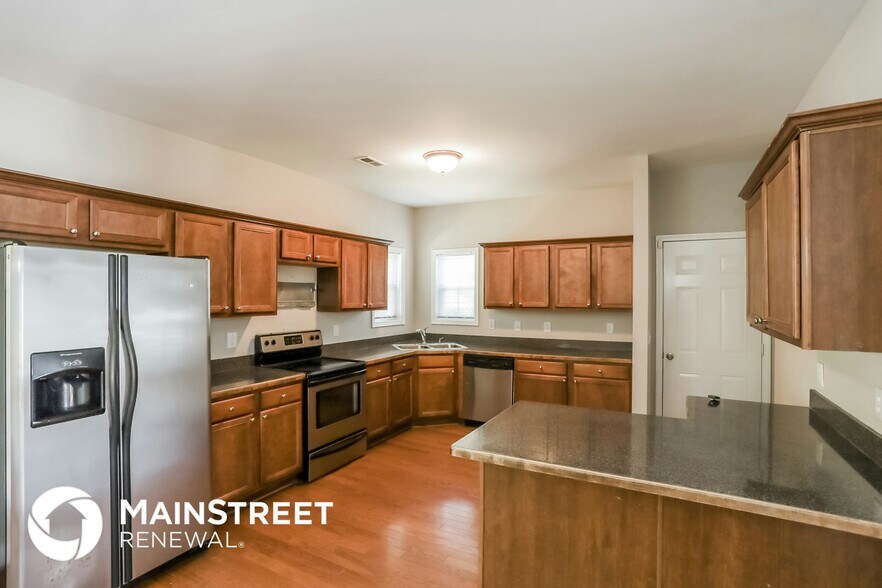 Building Photo - 1299 Vonda Ln SW