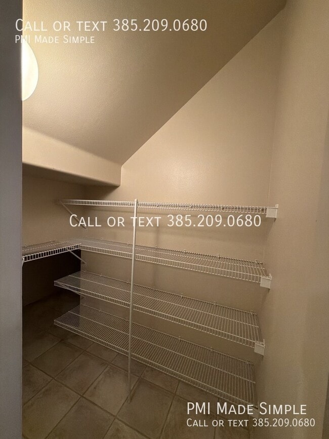 Building Photo - 2954 1310 W