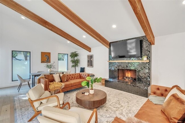 Building Photo - 2100 Apricot Glen Dr