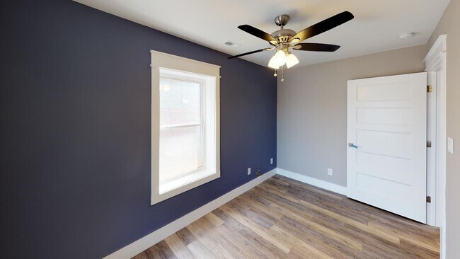 Building Photo - 1605 Forest Ave