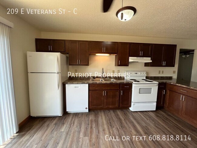 Building Photo - 209 E Veterans St