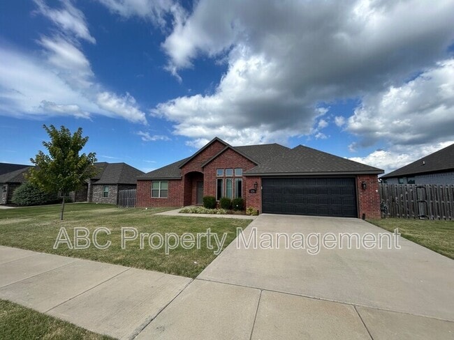 Primary Photo - 328 N Otoe St