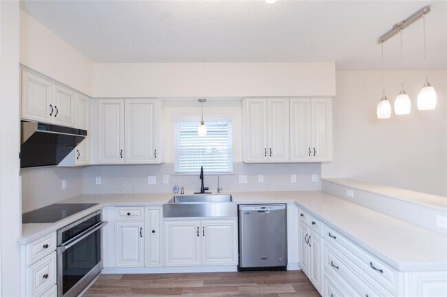 Building Photo - 738 Plainwood Dr