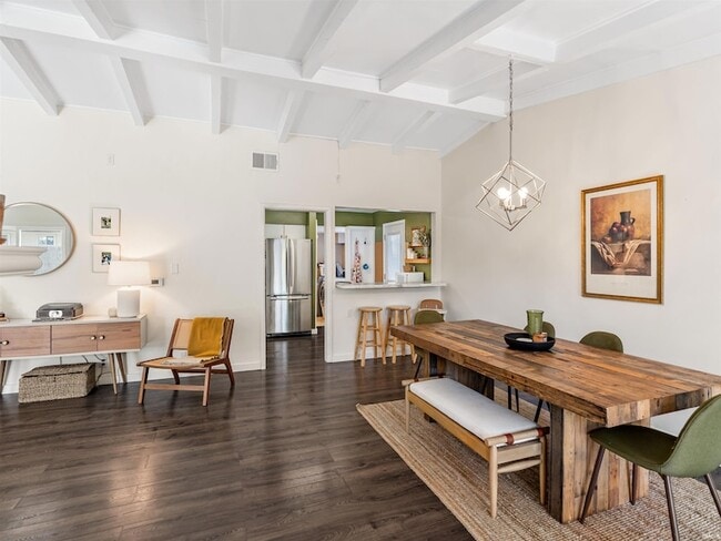 Building Photo - 2924 Santa Rosa Dr