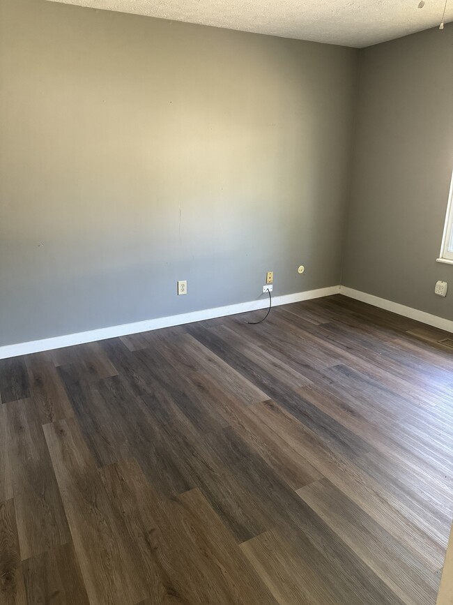 Building Photo - 7810 Fernbank Ct