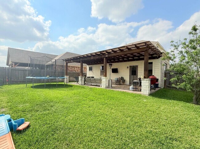 Building Photo - 20703 Winghaven Dr