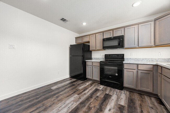 Building Photo - 12603 Telge Rd