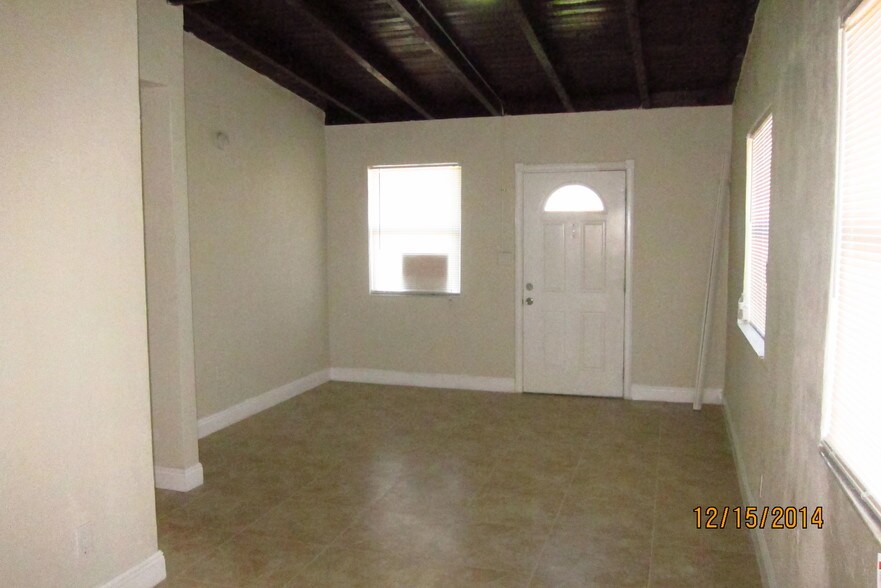 Building Photo - 3701 SW 48th Ave