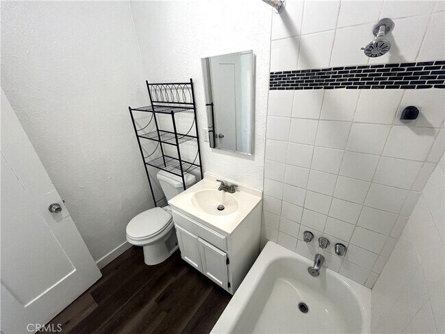 Building Photo - 1702 W 60th St