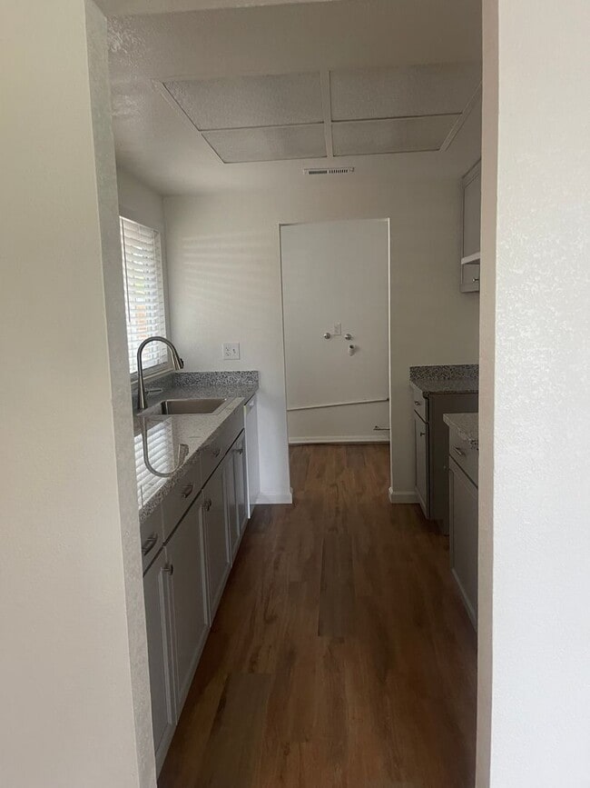 Building Photo - Available NOW