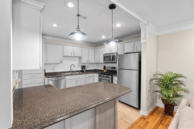 Building Photo - 1052 Travelers Trail