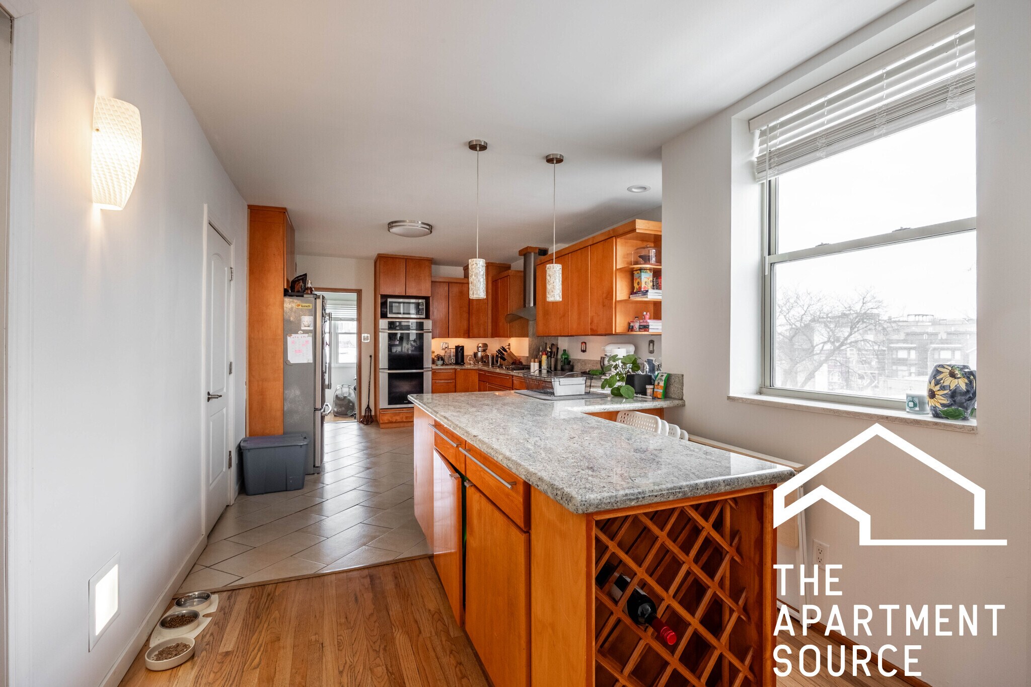 Building Photo - 1808 W Grand Ave