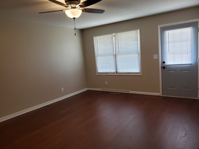 Building Photo - 1521 N Dakota Ave