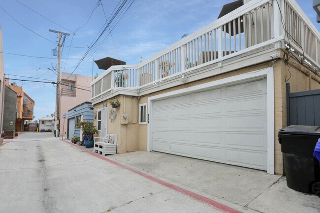 Building Photo - 824 Rockaway Ct