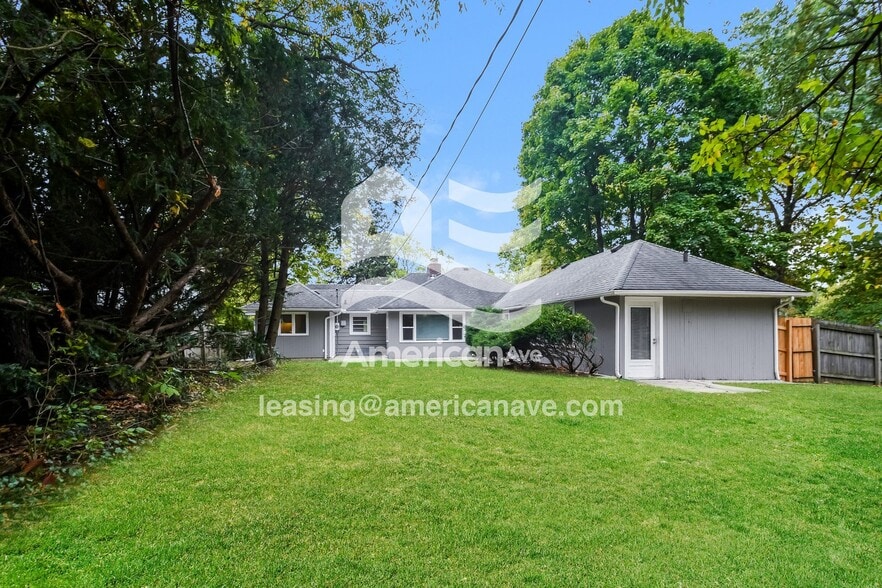 Building Photo - 1030 Crane Ct