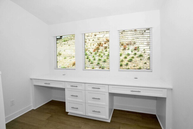 Building Photo - 10881 McCan Ct