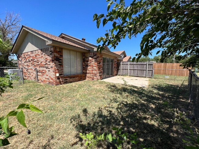 Building Photo - 104 Crawford Ct