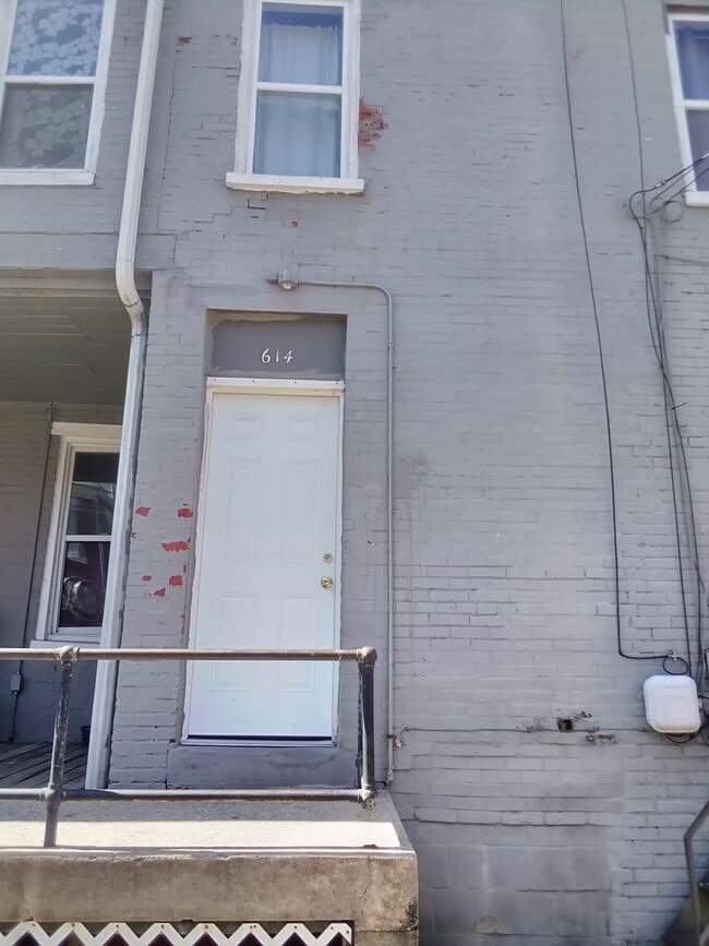 Building Photo - 1023 Greenwich St