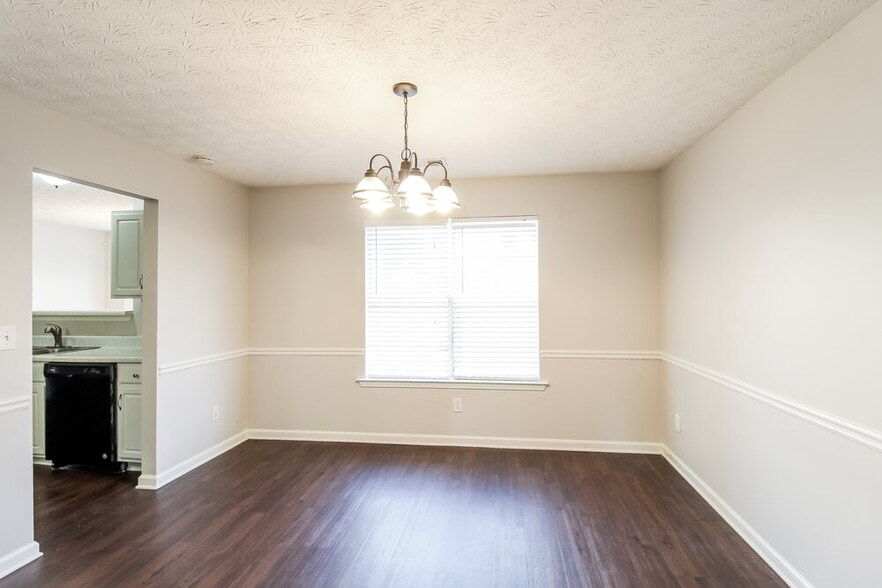 Building Photo - 670 Compton Ln