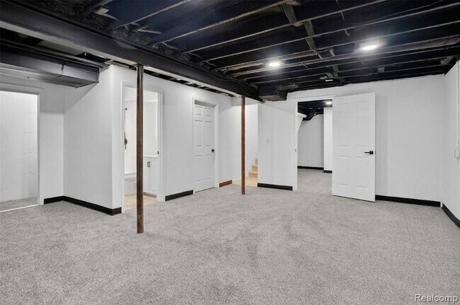 Building Photo - 4171 Mapleleaf Rd