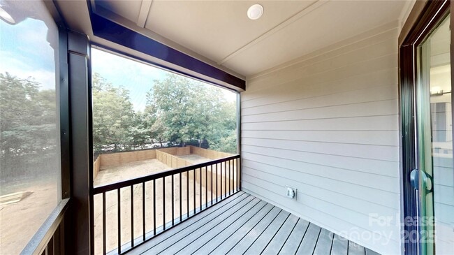 Building Photo - 313 E Peterson Dr
