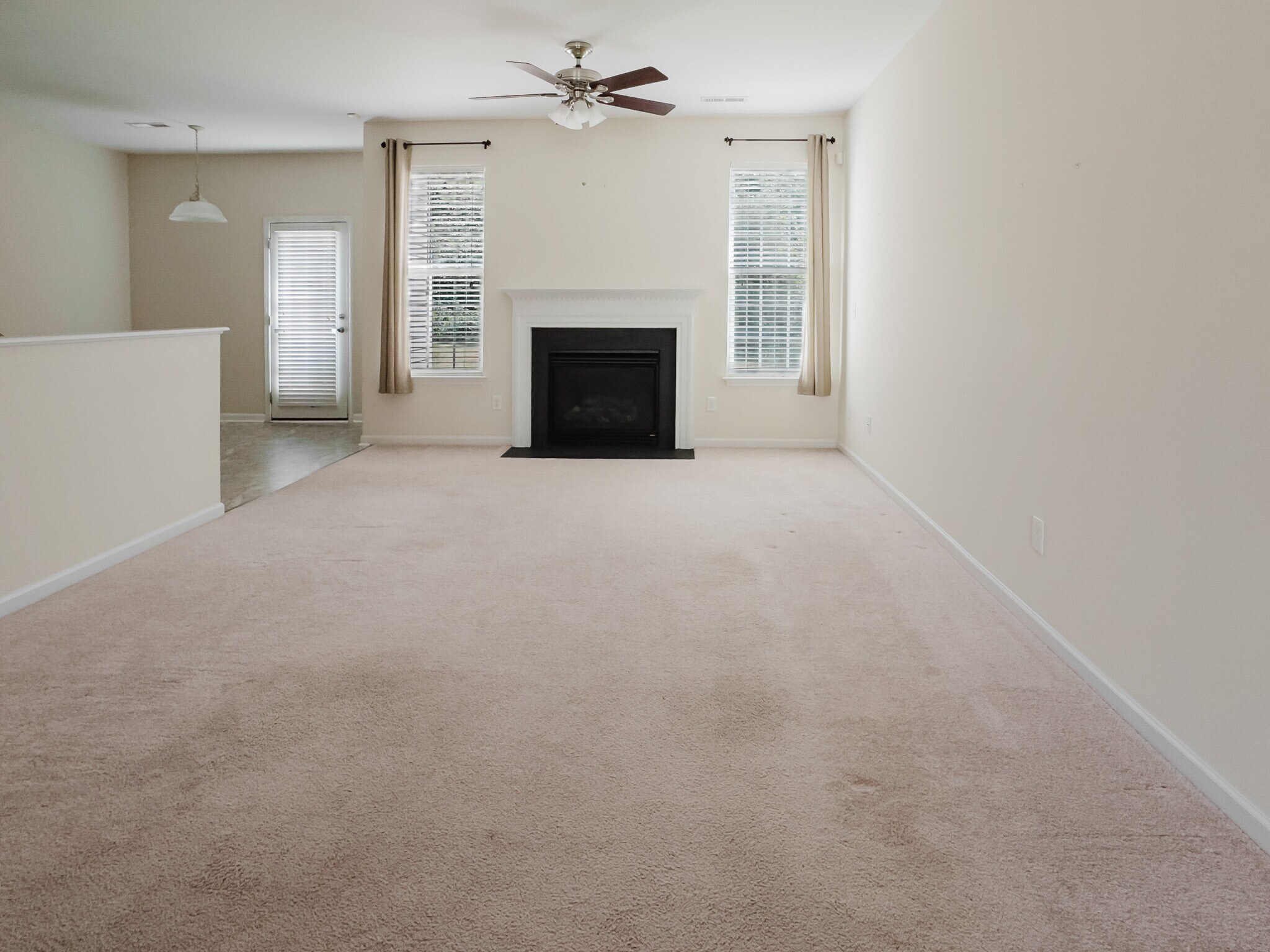 Building Photo - 3835 Raintree Dr