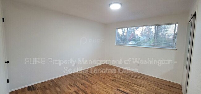 Building Photo - 920 S 68th St