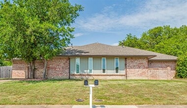 Building Photo - 1803 Bristol Cove