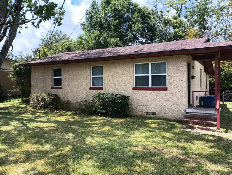 Building Photo - 5644 Mahalia dr