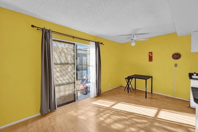 Building Photo - PARTIALLY FURNISHED 3 BEDROOM TOWNHOME NEAR CHINATOWN & STRIP