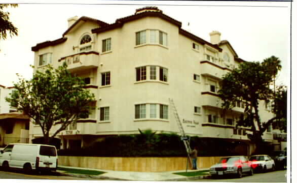 Primary Photo - Executive Villas