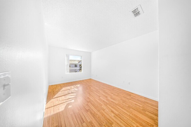 Building Photo - 428 Banana Cay Dr