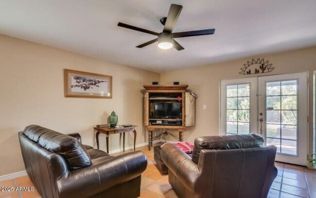 Building Photo - 4936 E Evans Dr