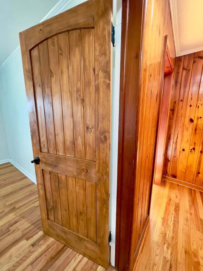 Building Photo - 1337 Broad St