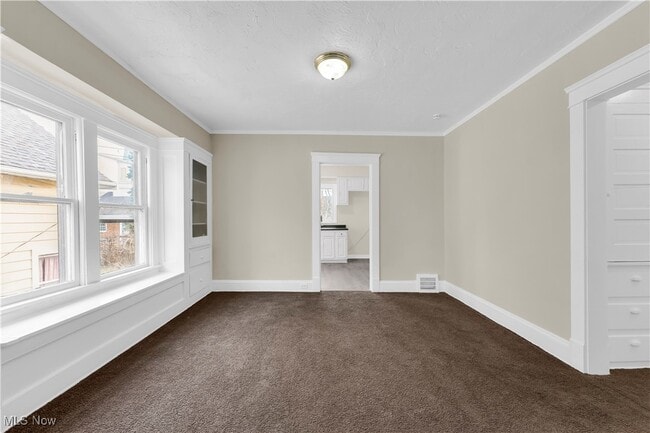 Building Photo - 977 Yellowstone Rd